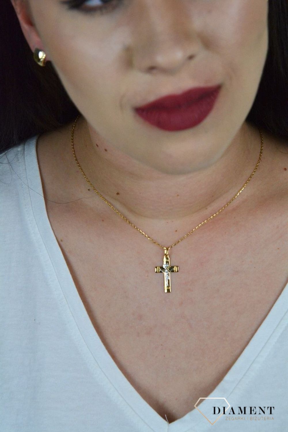 Złota zawieszka krzyżyk z grawerem wizerunek białe złoto ZA 970A.jpg